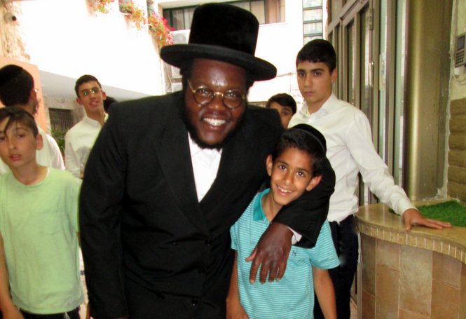 Zion Orphanage was abuzz this week with a visit by popular rap artist (and observant Jew) Nissi...