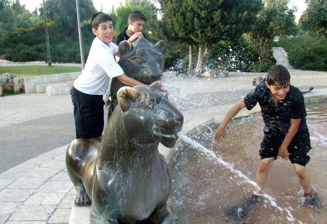 This week Israel experienced the first rain of the winter season. It still remains warm enough...