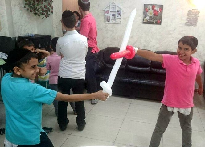 The Zion boys having some creative in-house balloon fun.