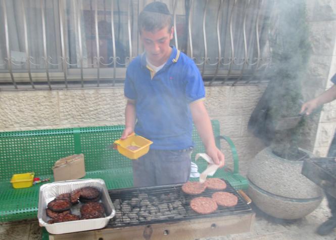 Ici en Israël, les grillades sont une institution nationale. Dès que les beaux jours apparaissent...