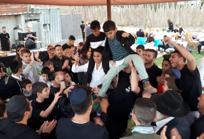 Jeudi dernier, des familles de New York en Israël venues pour célébrer la Bar Mitzvah d...