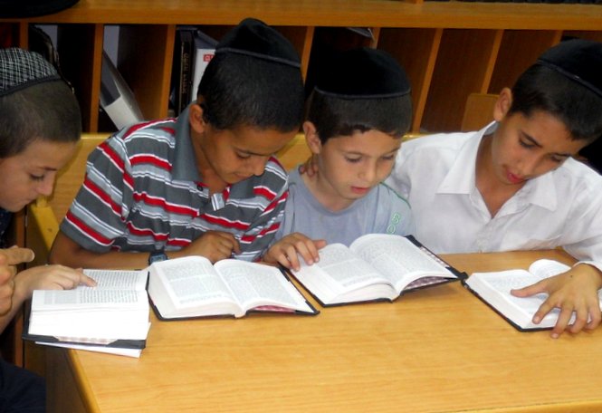 Ce samedi soir marque le commencement de la fête appelée Shavuot ( littéralement "...